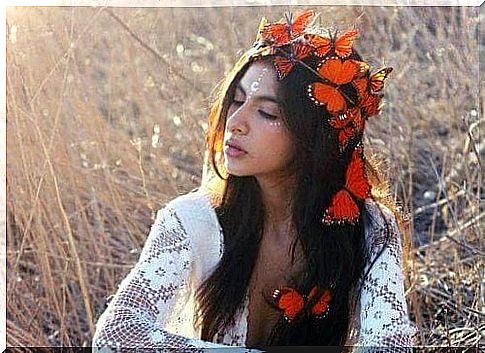 woman-with-flower-crown