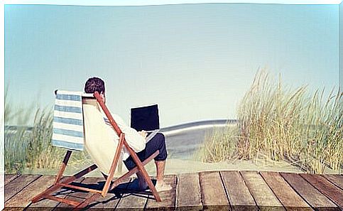 man-working-at-the-computer